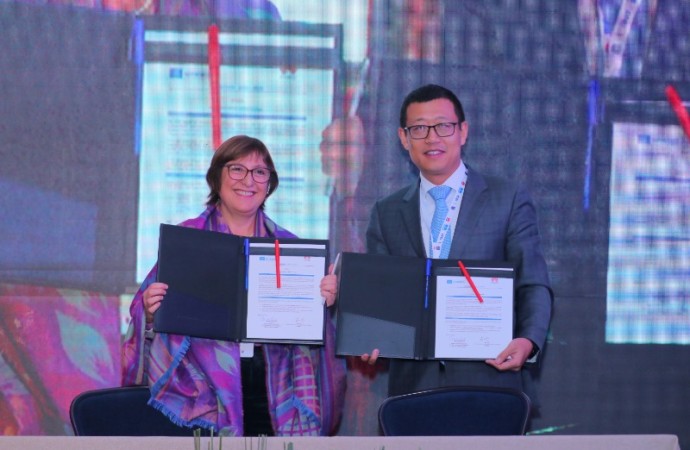 OREALC/UNESCO y Huawei, trazan hoja de ruta para fortalecer capacidades de profesores en la región
