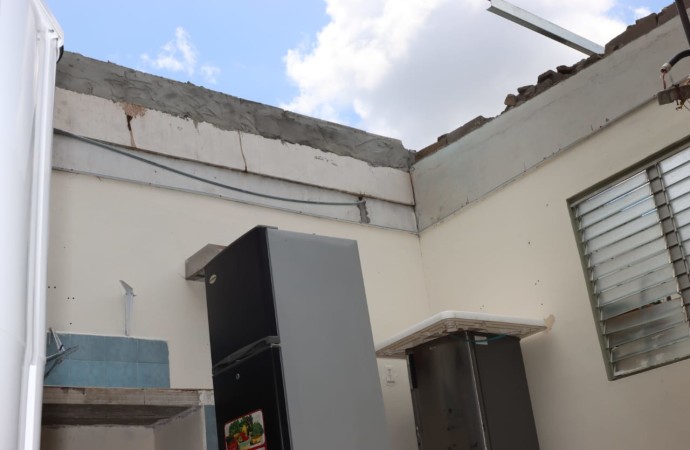 18 familias damnificadas por desprendimiento de techos reciben apoyo del Miviot