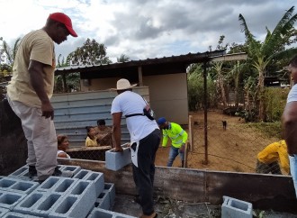 Miviot y Juntas Comunales coordinan la construcción de una vivienda y 7 mejoras en Panamá Este