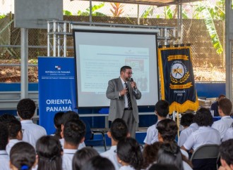 Programa Orienta Panamá del Mitradel instruye a estudiantes sobre tendencias del mercado laboral