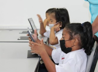 Conectividad en las escuelas panameñas benefician a más de 670 mil estudiantes