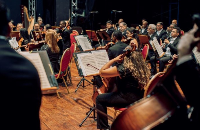 Orquesta Sinfónica Nacional invita al público al concierto gratuito «Nuestra Música» con el director mexicano Héctor Guzmán y el solista panameño Juan Castillo en el oboe