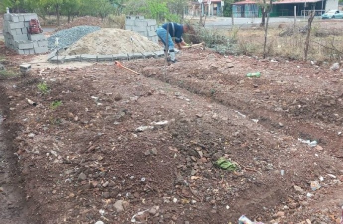 Miviot construye una solución habitacional para mejorar la calidad de vida de una adulta mayor en Chitré