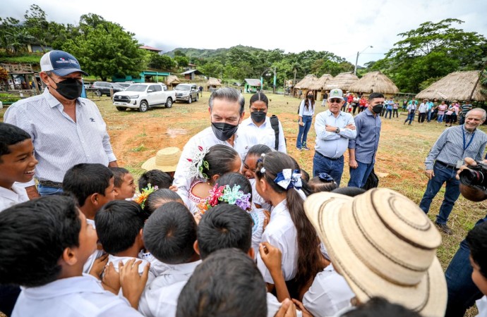 Comunidades de Veraguas reciben beneficios durante Gira de Trabajo Comunitario