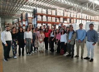 Estudiantes peruanos de Administración y Negocios Internacionales conocen el Hub Humanitario de Panamá