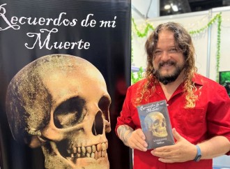 El escritor panameño Eduardo Verdurmen presenta su décimo libro «Recuerdos de mi Muerte» en la FIL Panamá