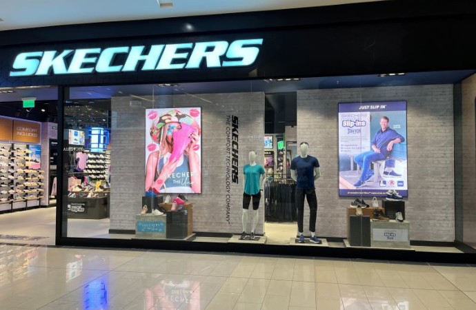 Skechers expande y moderniza su tienda en Metromall