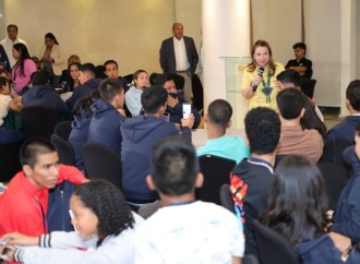 XVI Asamblea Juvenil 2023-2025: Ministra de Educación sostiene encuentro con diputados juveniles