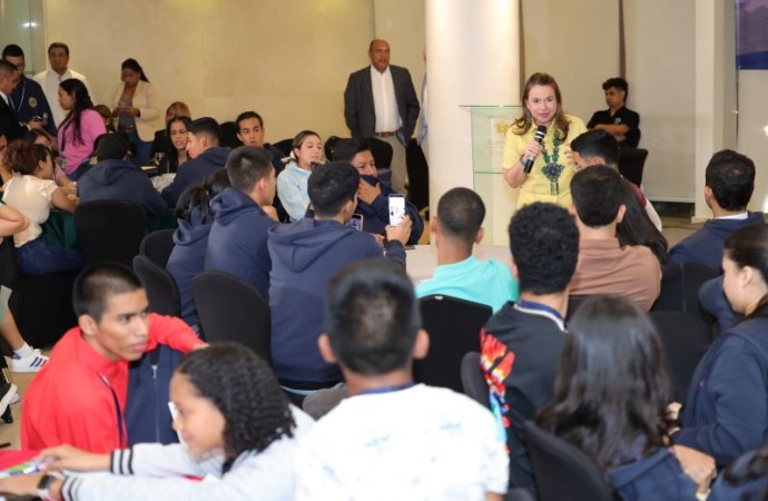 XVI Asamblea Juvenil 2023-2025: Ministra de Educación sostiene encuentro con diputados juveniles