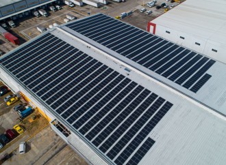 Paneles solares en Parque Sur transforman la energía y el futuro sostenible de DHL Global Forwarding Panamá