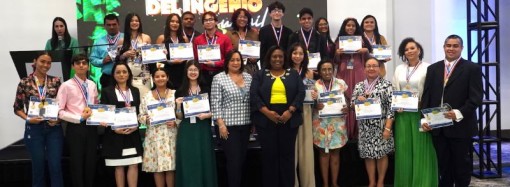 Senacyt y Meduca otorgan premios a jóvenes científicos y a docentes inspiradores