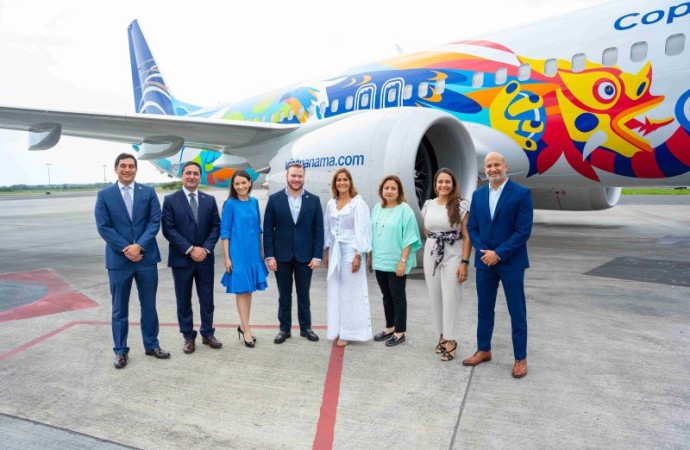 Copa Airlines y PROMTUR lanzan nueva aeronave Boeing 737MAX9 con un diseño único, basado en la campaña «Vive por Más»