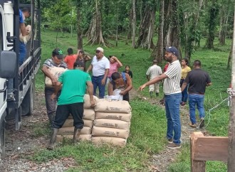 Miviot brinda asistencia a familias afectadas por deslizamiento de tierra en Bocas del Toro