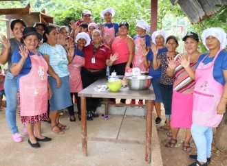 Mujeres panaderas de La Tranquilla se empoderan con programas del MIDES