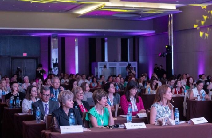 Cerrando Brechas: Roche llama a priorizar la atención de salud para mujeres en Latinoamérica