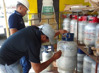 Acodeco Los Santos realiza operativo de verificación de contenido neto del gas