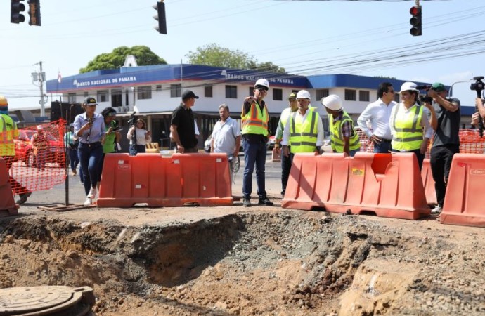 Autoridades del MOP inspeccionan proyectos viales en Herrera y Los Santos