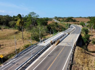Mejoras Sostenibles: Carretera y proyectos eléctricos benefician a comunidades de Los Santos