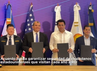 Turismo Dominicano y Embajada de EE.UU. firman acuerdo para reforzar la seguridad turística