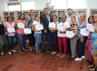 Mujeres de El Chorrillo concluyen curso de tembleques con éxito