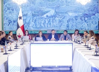 Mesa Técnica avanza en la reglamentación para abastecimiento de medicamentos en Panamá